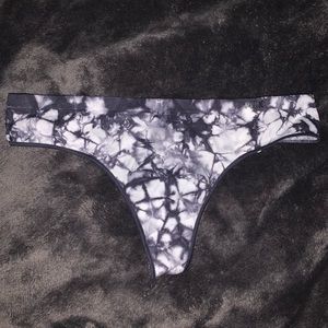 NWT Seamless PINK Thong